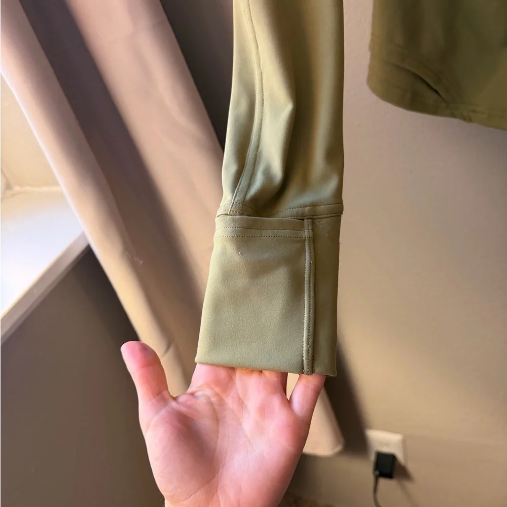 Lululemon InTransit Green Jacket - Picture 10 of 10